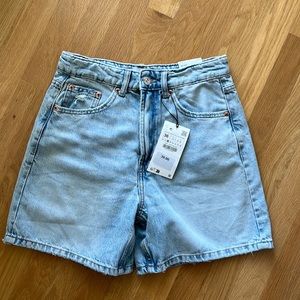 Zara Regular Bermuda Mid rise short